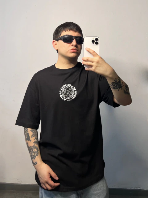 REMERA BOXY KEEP WATCHING