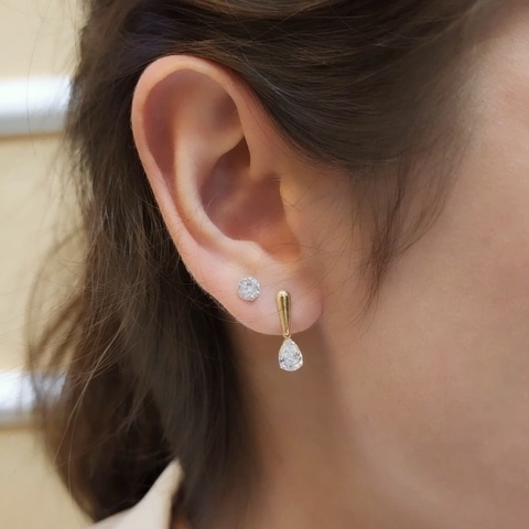 Brinco com Gota Zircônia Pendurada