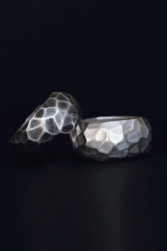 ANILLO FACETADO. PLATA 925 - comprar online