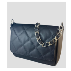 Cartera Tania Cuero, con solapa Matelasse y Cadena, Clásica y Chic - comprar online