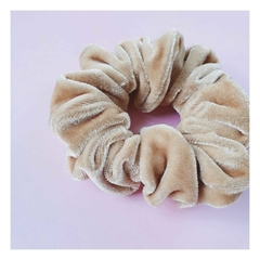 Scrunchie Velvet Camel - comprar online
