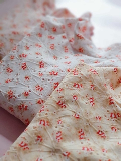 Polera Florcitas Vainilla - Siruela