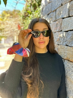 Scrunchie Juana Rosa en internet