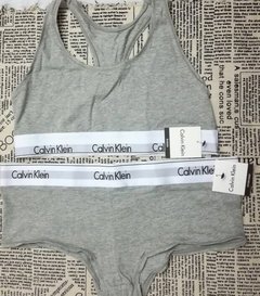 Conjunto Calvin Klein Calcinha Boxer e Crooped - loja online