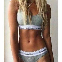 Conjunto Calvin Klein Calcinha e Crooped