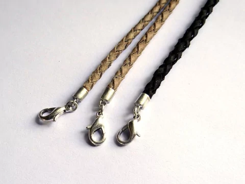 D096A Fio de couro trançado 4mm