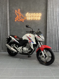 Honda Cb 300 R 2012 Capitão America Branca - comprar online