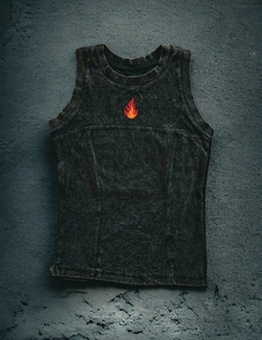 musculosa fire bordada