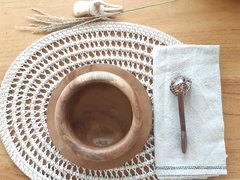 RRR154B Individual de ratan oval blanco calado
