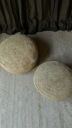 FIB013B- Puff de rafia 50x30cmh NATURAL