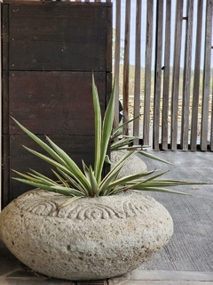 PIEA29 - Maceta de piedra 60 cm