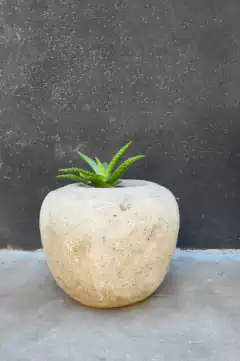 PIEB08A - Maceta de piedra 35x35 cmh