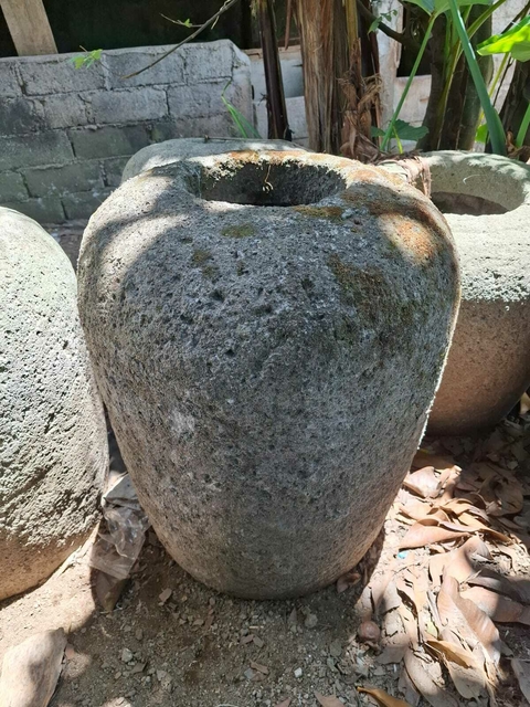 PIED08-Maceta de piedra 50x60cmh