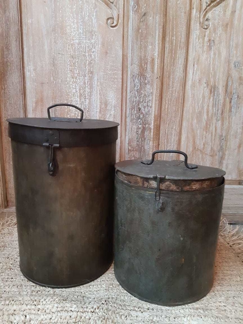 INDI18004 Tachos de laton. Grande