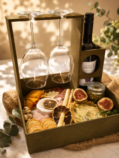 Vinho & Frios Premium - CESTA NA CAIXA - Café da manhã/brunch, platters e outros
