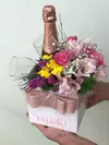 Box chandon com taça e flores - comprar online