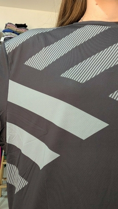 Remera I-RUN estampada DRIFIT hombre - tienda online