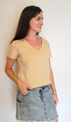 Remera Juana Beige - comprar online