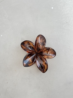 BROCHE FLOR HAWAIANA - LAS PECAS ACCESORIOS