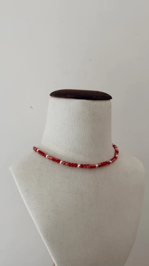 COLLAR PIEDRAS ROJA ¡acero blanco!