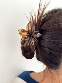 BROCHE FLOR HAWAIANA