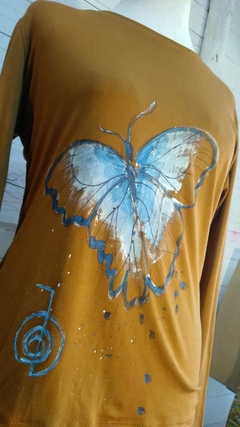 Remera Comarca Mariposa caramelo - comprar online