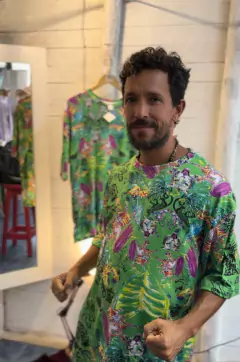 Remera Oiá Coraje, oversize verde intenso M/L/XL en internet