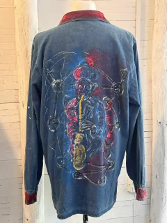 Camisa de Jean pintada a mano con músico de Jazz, trompeta saxo metatron y runa Laf XL Oiá Vaimbora - comprar online