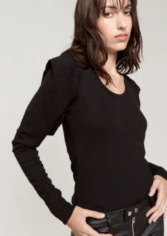Remera Renach en internet