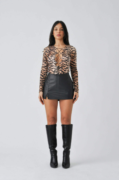 Skort Jessi en internet