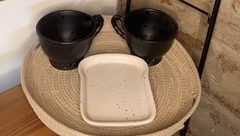 Tazas negras + bandeja tostada