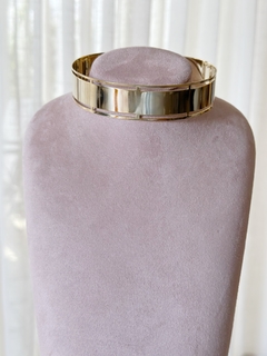 Choker placa dourada