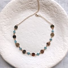 Choker olho grego com medalhas