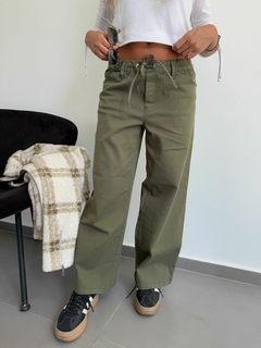 Pantalon de gabardina con cintura de elastico