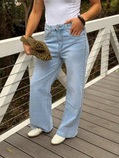 Pantalón Wide leg con tachas