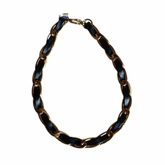 Pulsera Ecocuero Negra Acero Dorado