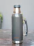 Termo Kushiro 1L Pico Cebador Simil Stanley - comprar online