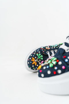 Sneakers Nebula High on internet
