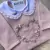 Saída Maternidade Menina Coração Rococó - Rosa Bebê - Manta e Macacão - Maternaly Baby & Kids