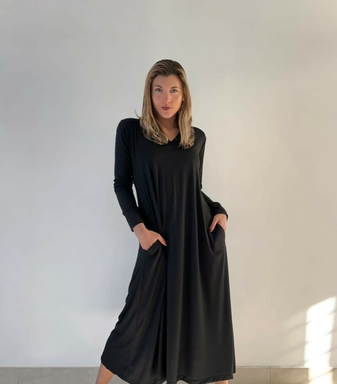 VESTIDO ESCOTE V NEGRO LISO ART 518