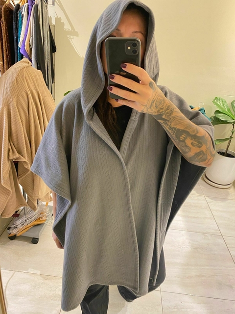 PONCHO CARMELO GRIS - ART 562