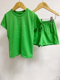 Pronta Entrega - Pijaminha curto hortelã lua brilha no escuro - loja online