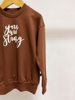Pronta entrega - Casaco kids marrom you are strong moletinho na internet