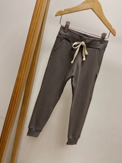 Pronta Entrega - Calça jogger kids moletinho cinza magneto na internet