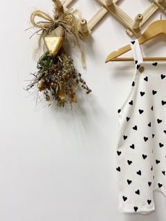 Pronta entrega - Jardineira kids Mini Corações Off - comprar online