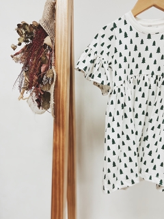 Pronta entrega - Vestido kids Mullet estampado manga curta baabdo off pinheirinhos verde - You Boy Kids