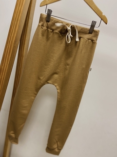 Pronta entrega - Calça Saruel moletinho camel - comprar online