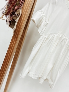 Pronta Entrega - Vestido Mullet kids manga curta com babado liso basics off - You Boy Kids