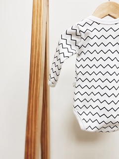 Pronta Entrega - Body manga longa Zig-Zag na internet