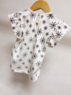 Imagem do Pronta entrega - Blusa babado off flocos de neve preto botão pérola